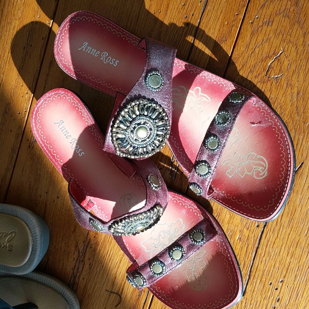 Ann Ross red sandal